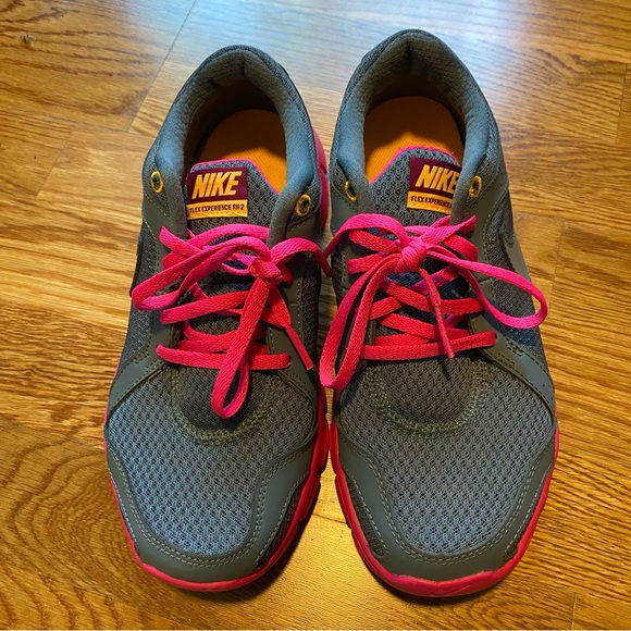 Nike Flex Experience RN 2 Women’s 6.5 Pink Grey Orange New without tags - Picture 1 of 5